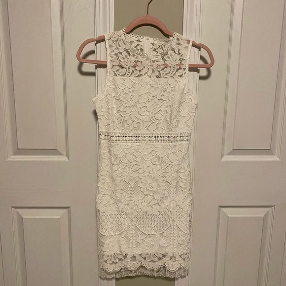 White dress - Picture 6 of 14